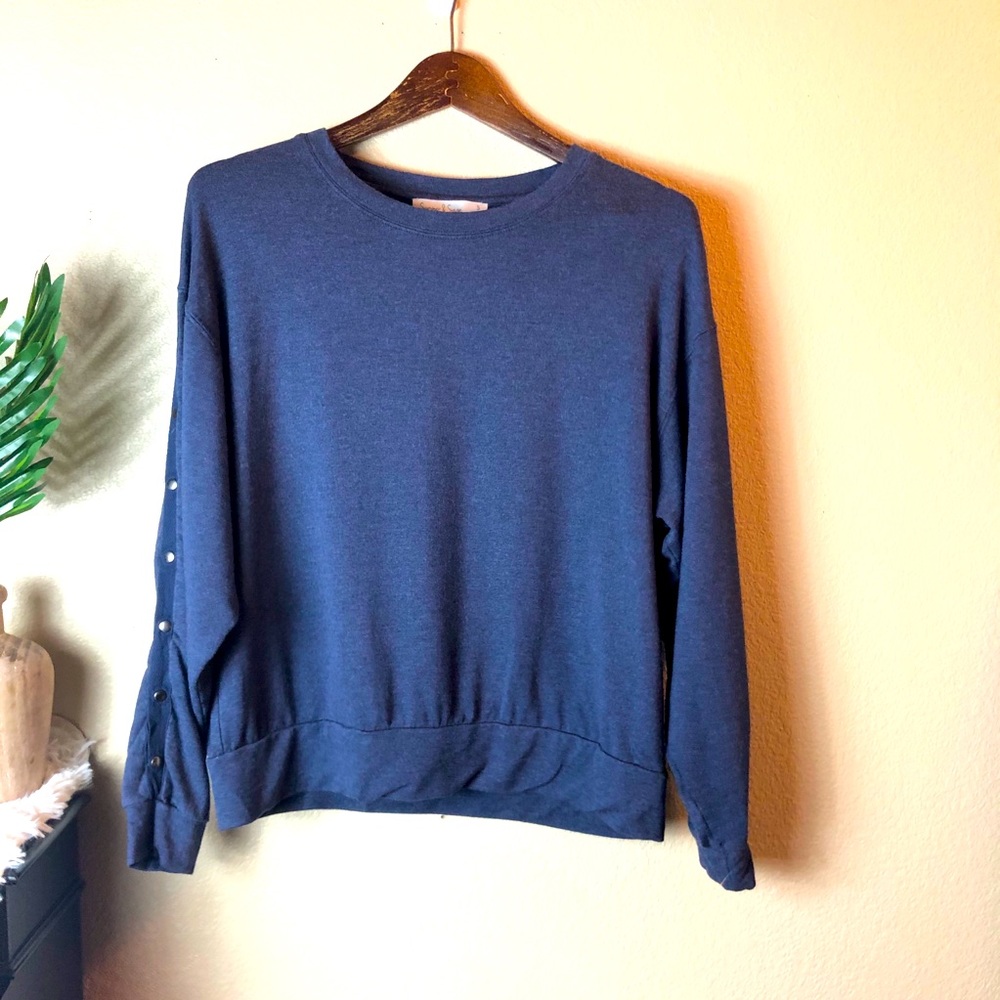 Summer & Sage || Sweater Blouse Snap buttons Top